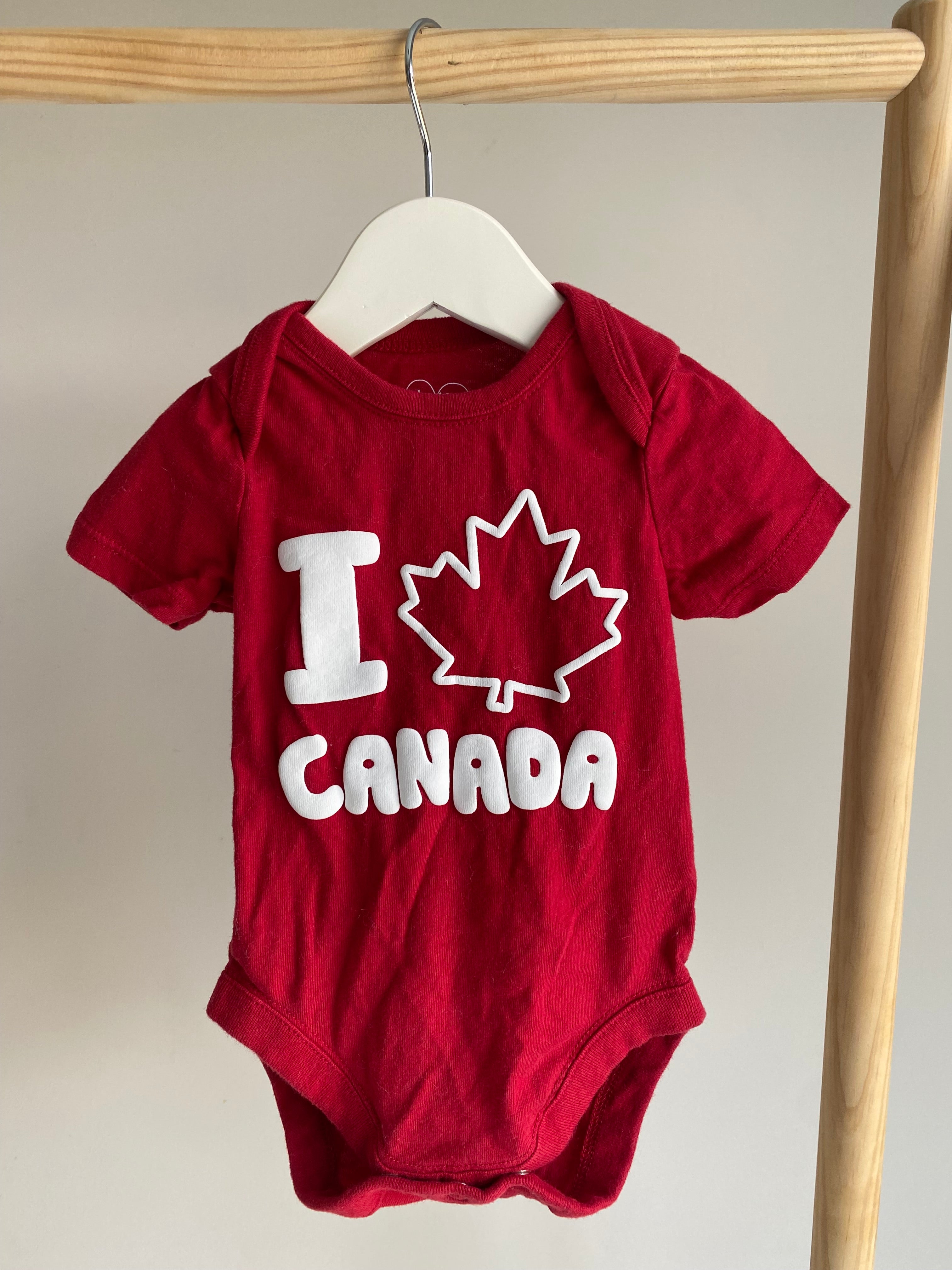 CHILDREN'S PLACE Canada Day Onesie (3-6 Months) – Little Thrifters