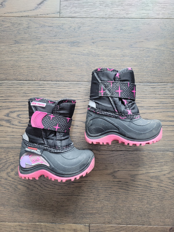 ICE FIELDS Light Up Winter Boots  (Size 5)