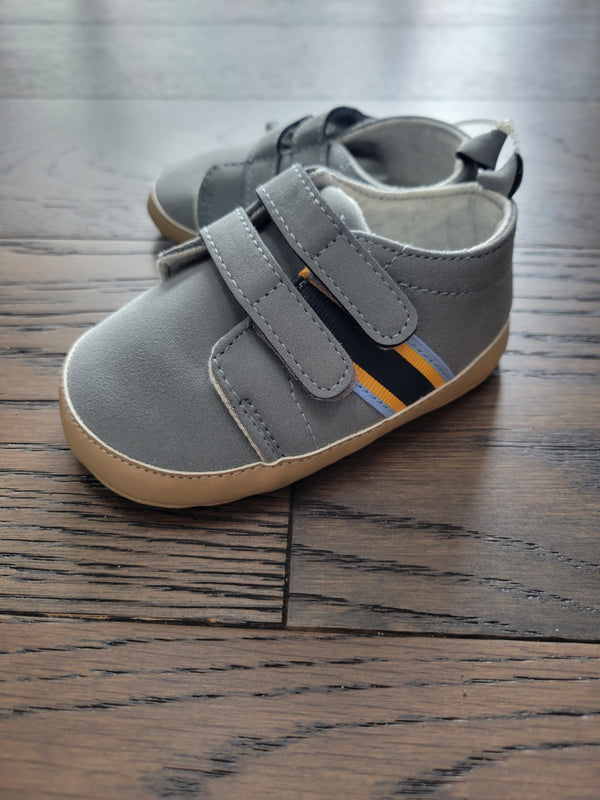 CARTERS Shoes (Size 6-9 Months)
