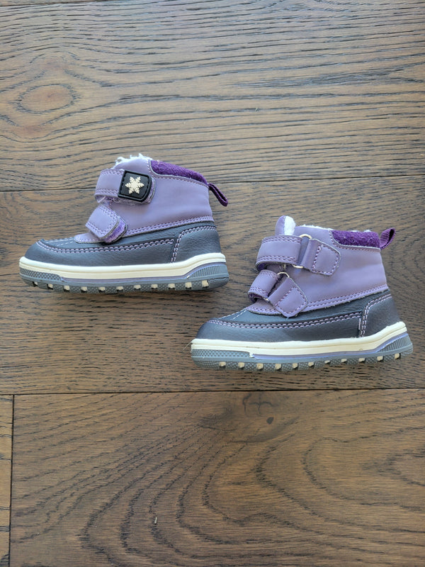 GEORGE Boots (Size 1-2)