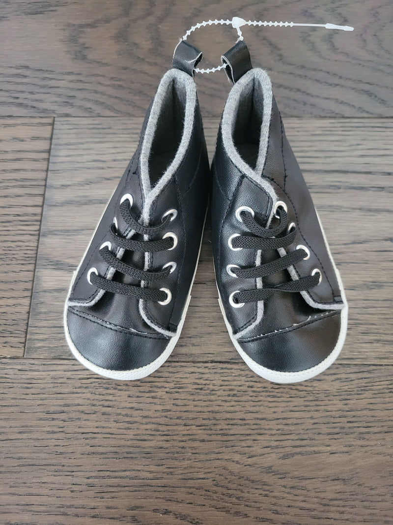 CARTERS Booties  (Size 9-12 Months)
