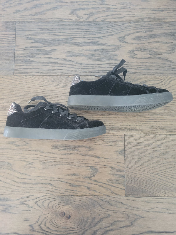 DYNASTY Shoes (Size 3 Youth)
