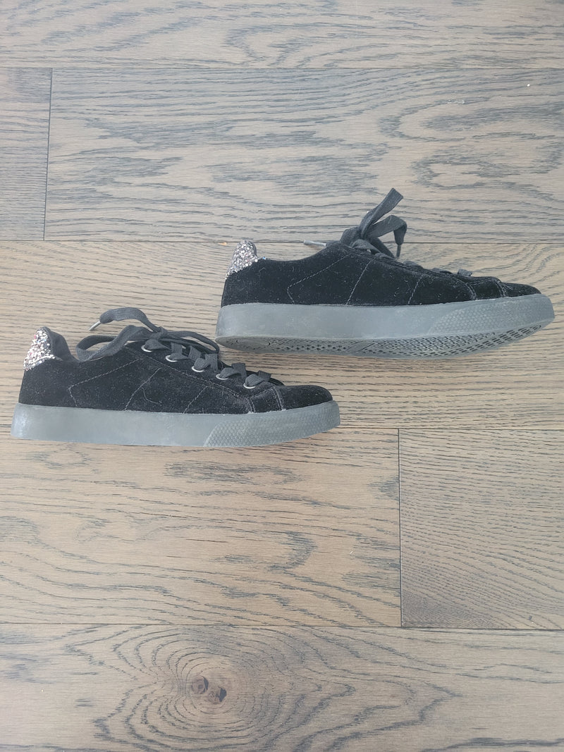 DYNASTY Shoes (Size 3 Youth)