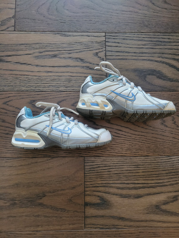 NIKE Running Shoe (Size 11.5)