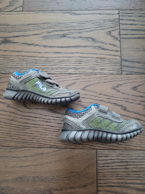 FILA Shoes (Size 5)
