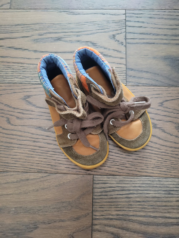 OLD NAVY Shoes (Size 6)