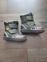 Winter Boots (Size 7)