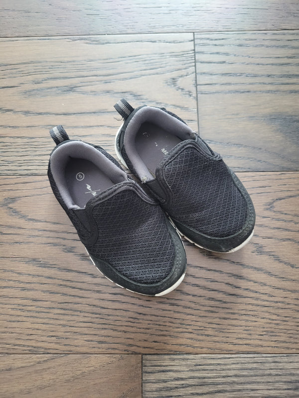 MEMORY FOAM Shoes (Size 5)