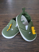 CARTERS Shoes (Size 3-6 Months)