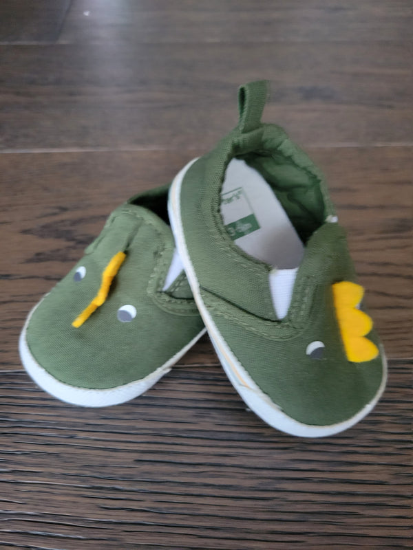 CARTERS Shoes (Size 3-6 Months)