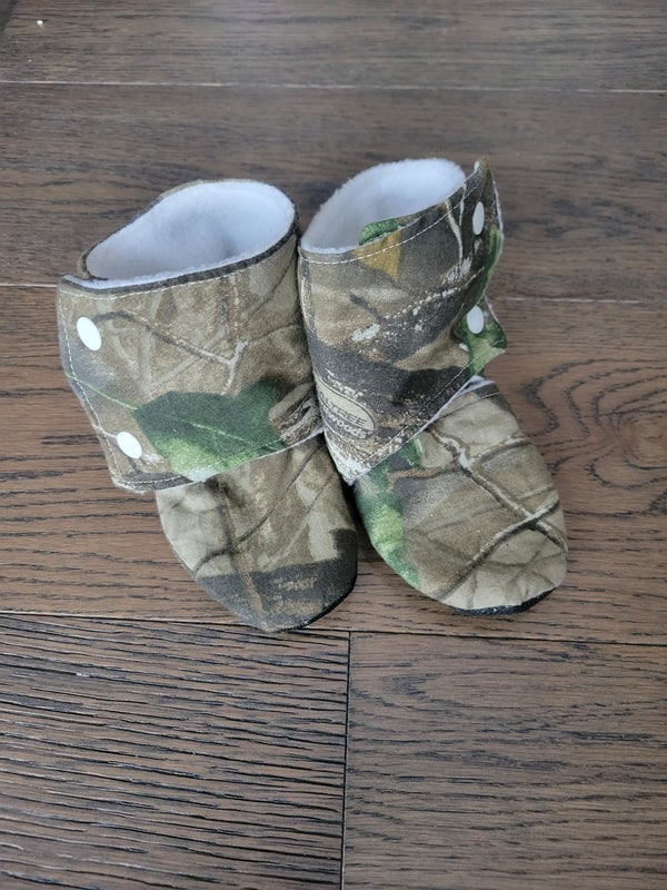 Booties (Approx Size 6-12 Months )