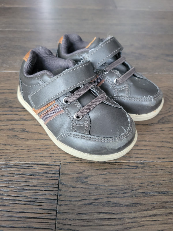SMART FIT Shoes (Size 6)