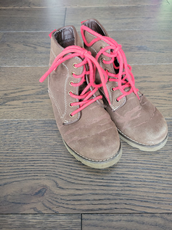 BOOTS (Size 13)