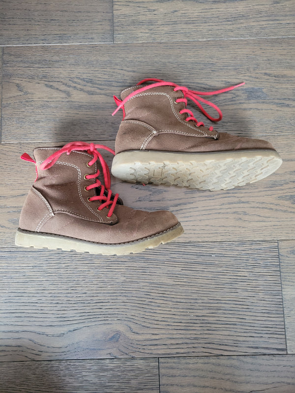 BOOTS (Size 13)