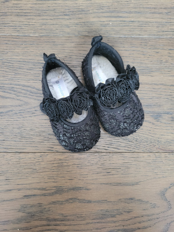 TENDER TOES Shoes (Size 2)