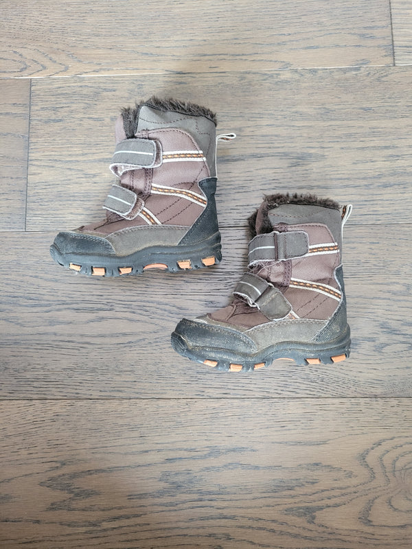 JOE FRESH Winter Boots (Size 5)