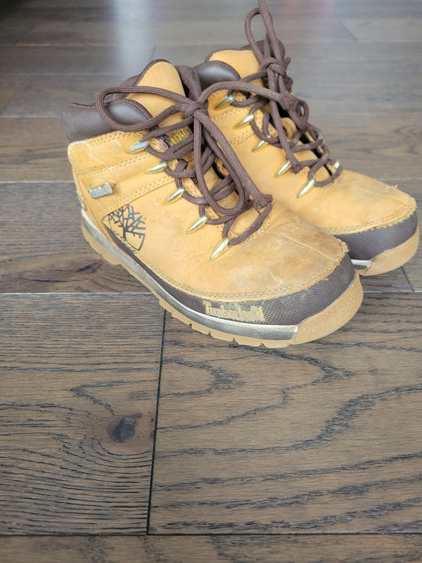 TIMBERLAND Boots (Size 2)
