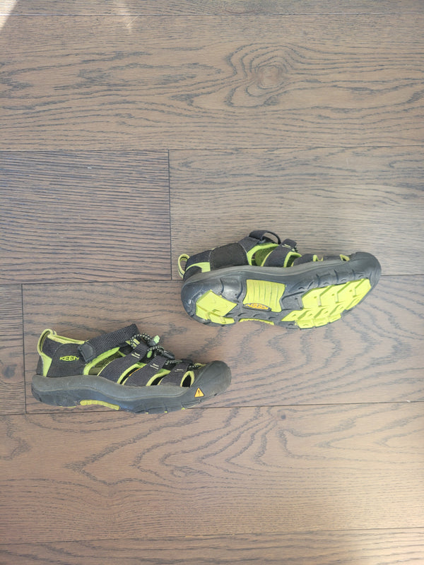 KEEN Sandles (Size 1)