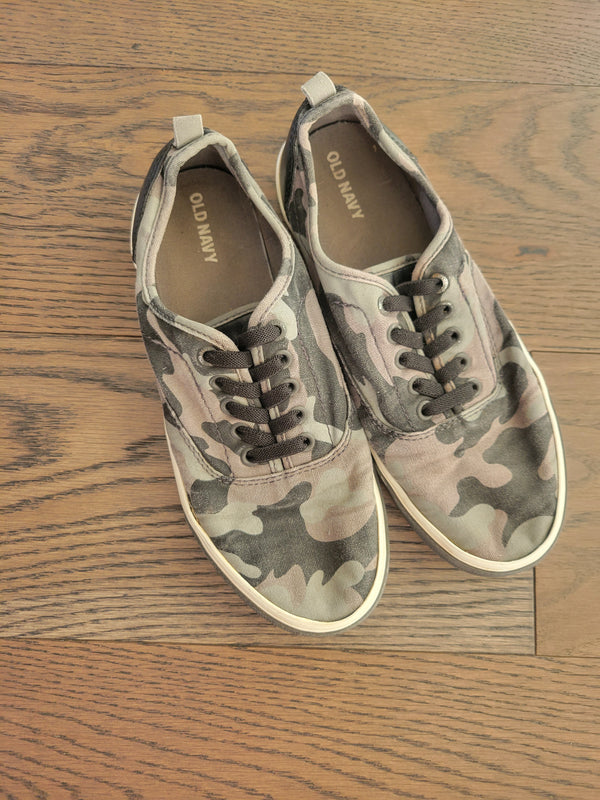 OLD NAVY Shoes (Size 4)