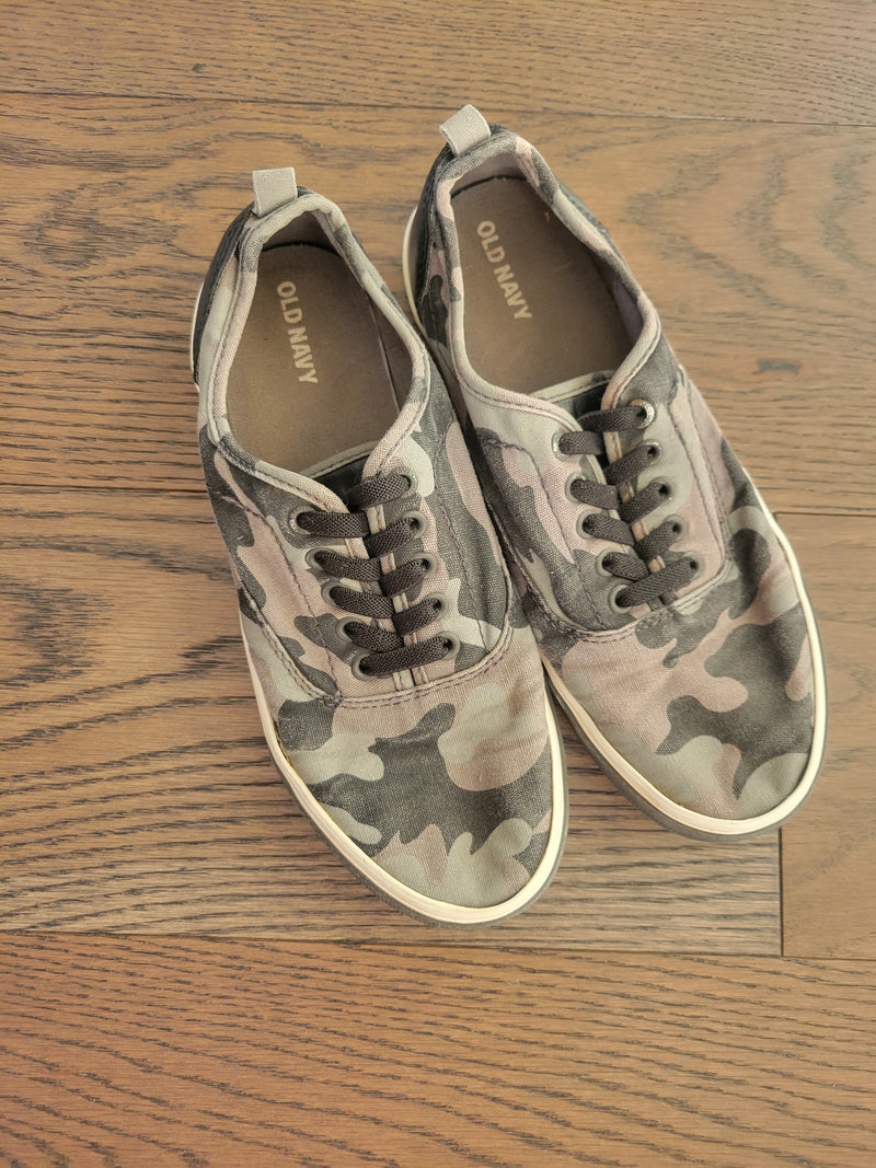 OLD NAVY Shoes (Size 4)