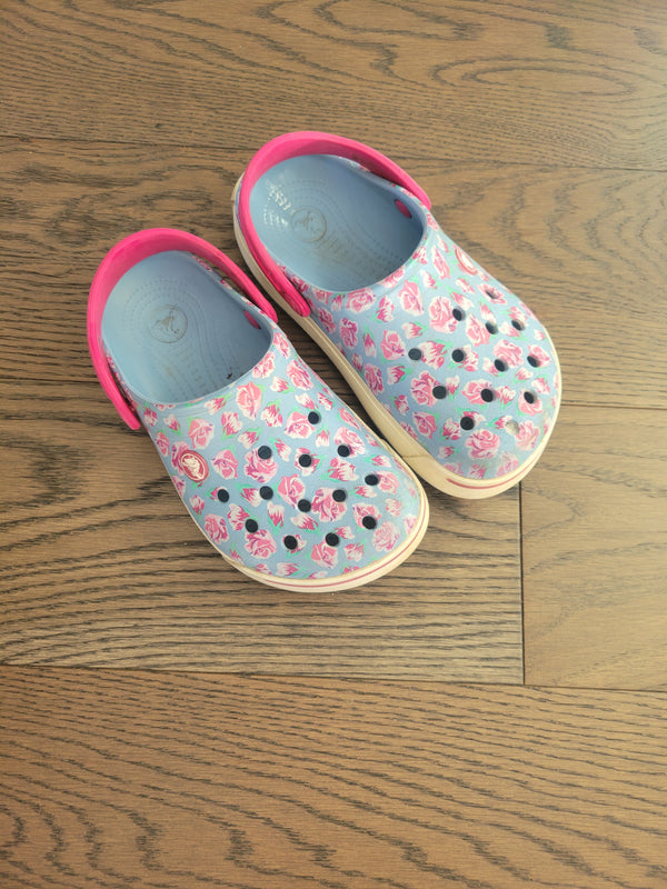 CROCS (Size 1)