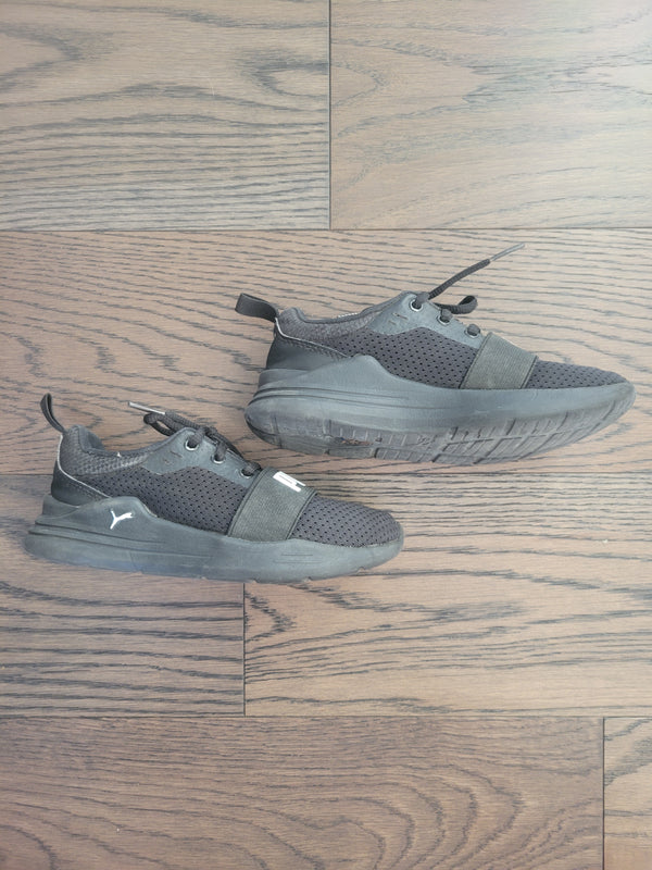PUMA Shoes (Size 12)