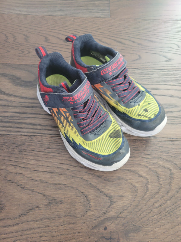 SKECHERS Shoes (Size 11)