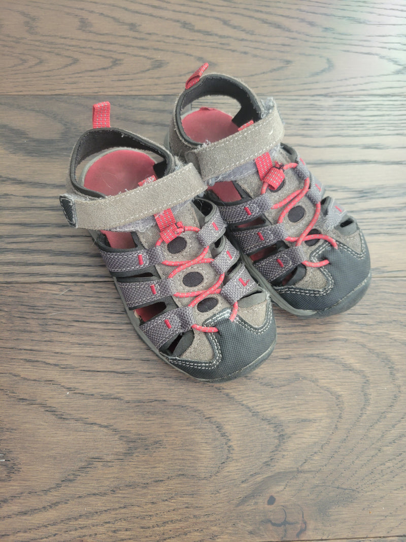 Sandles (Size 8)