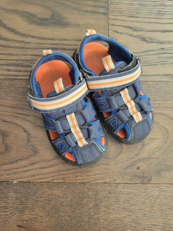 JOE FRESH Sandles (Size 8)