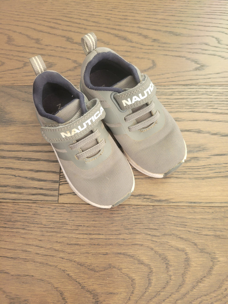NAUTICA Shoes (Size 7)