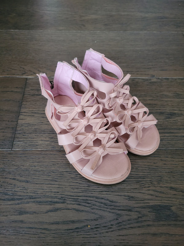 Sandles (Approx Size 8)