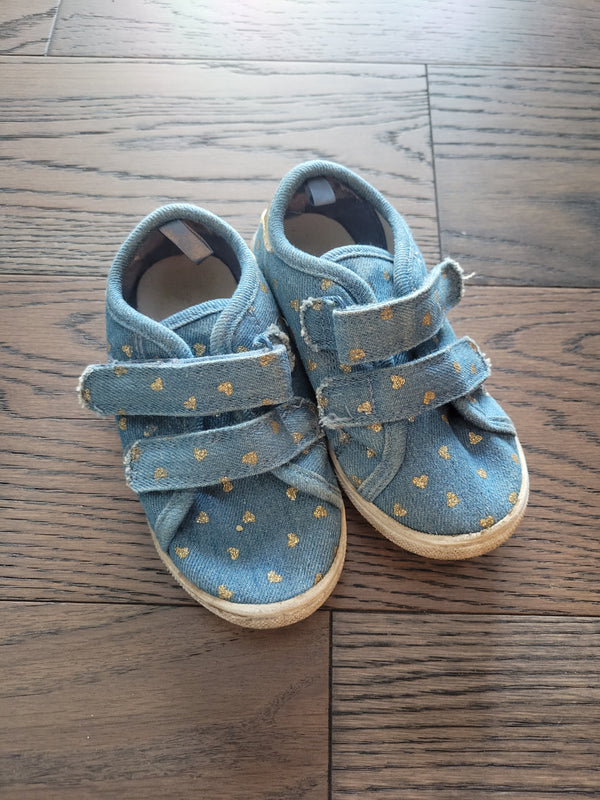 CARTERS Shoes (Size 9)