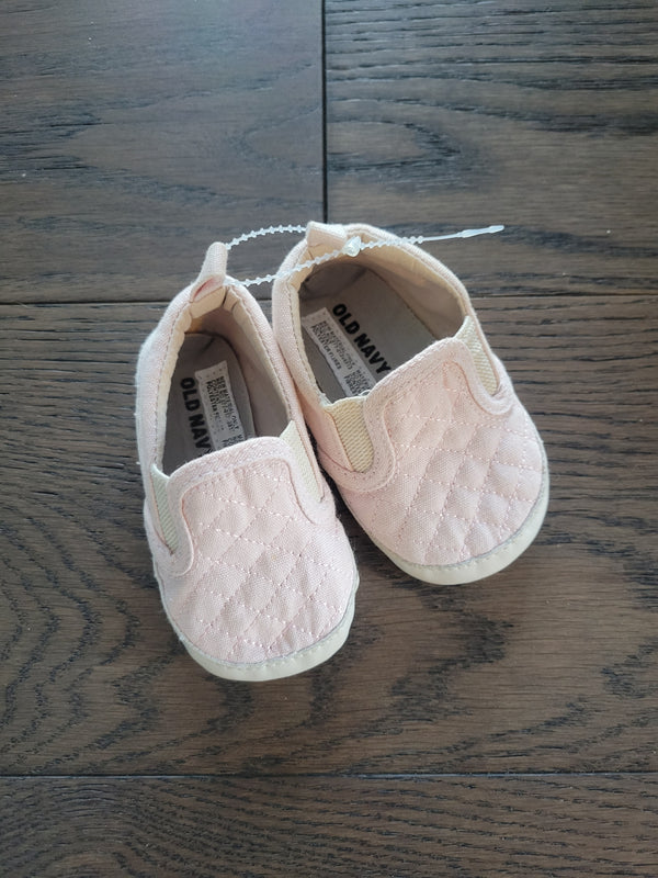 OLD NAVY Shoes (Size 6-12 Months)