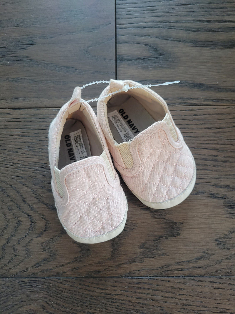 OLD NAVY Shoes (Size 6-12 Months)