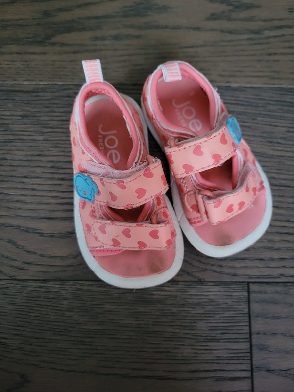 JOE FRESH Sandles (Size 4)