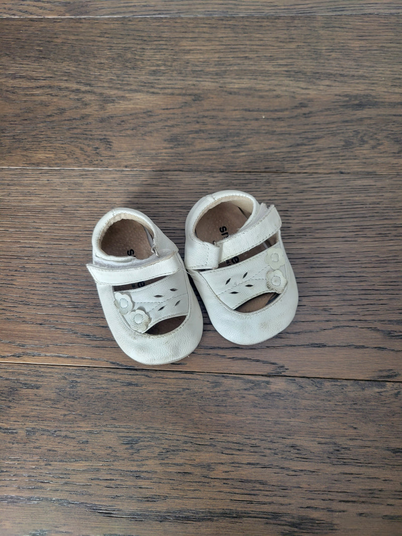 SEE KAI RUN Shoes (Size 0-6 Months)