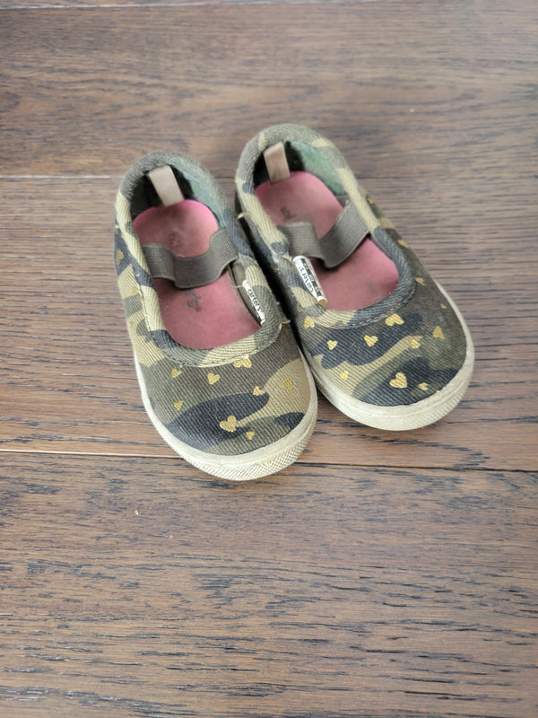 CARTERS Shoes (Size 5)