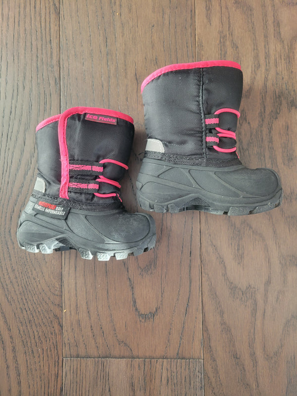 ICE FIELDS Winter Boots (Size 3)