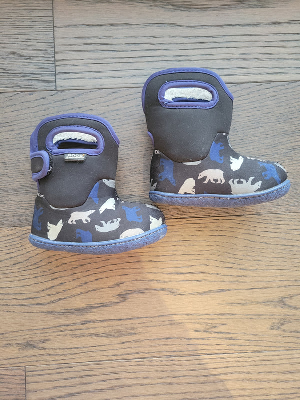 BOGS Winter Boots (Size 4 )