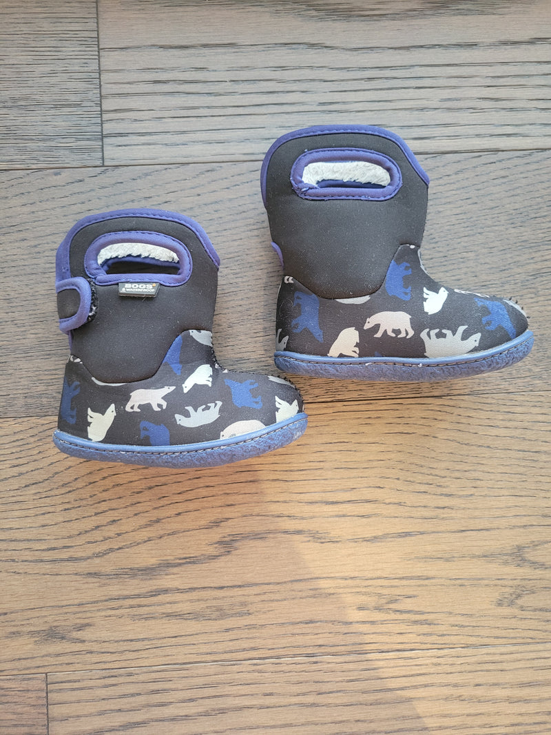 BOGS Winter Boots (Size 4 )