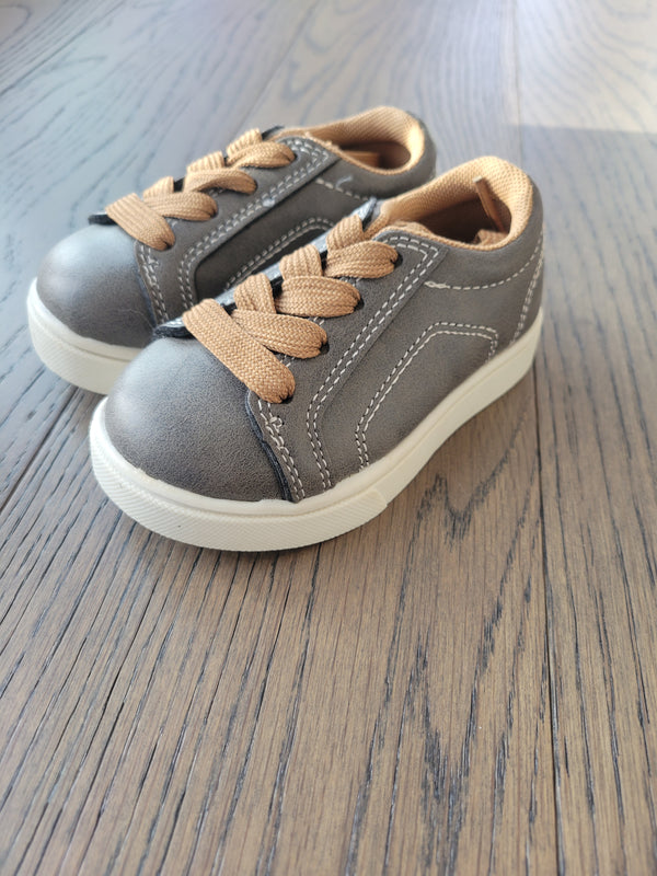 ZOE AND ZAC Shoes (Size 6)