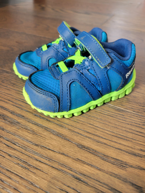 REEBOK Shoes (Size 4.5)