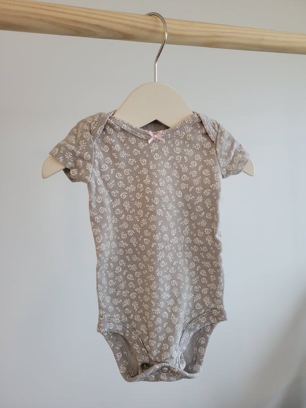 CARTERS Onesie(newborn)