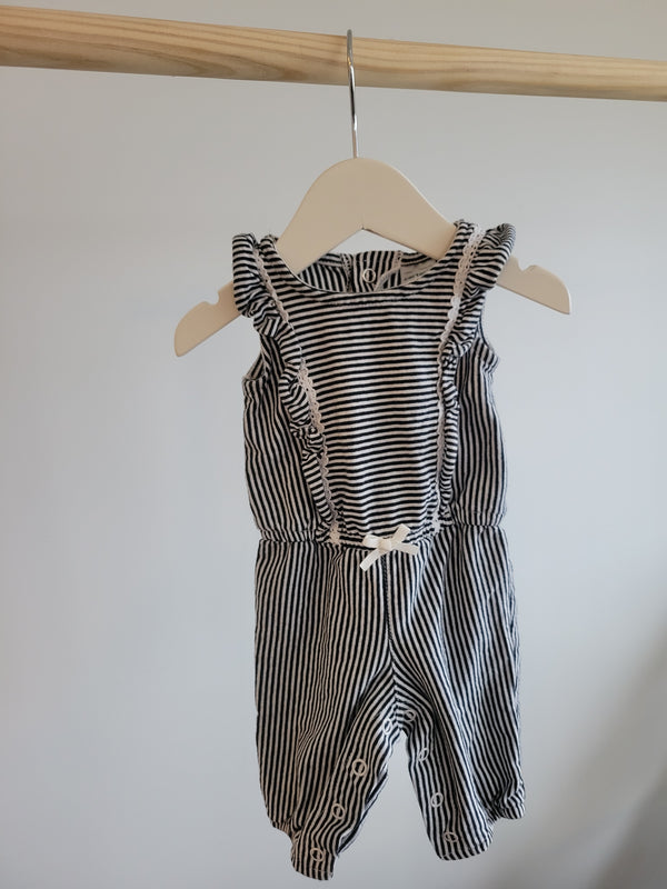 CARTERS Romper (Newborn)