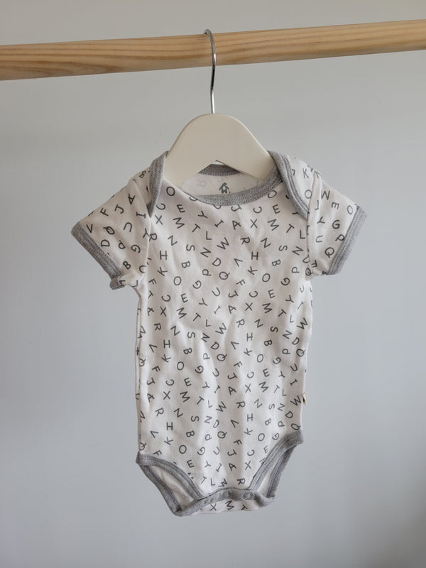 SNUGABYE Onesie (0-3 Months)