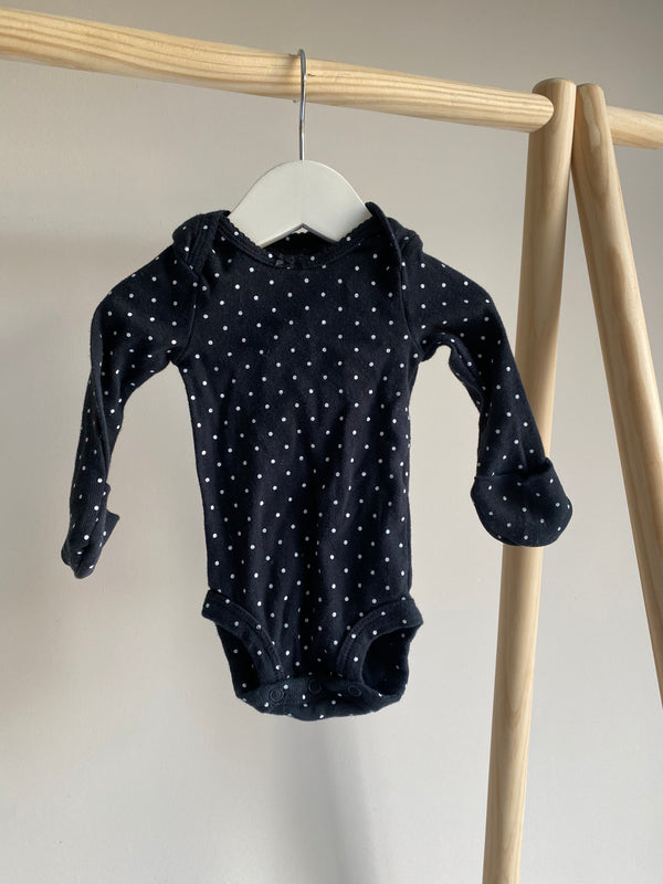 CARTERS Long Sleeve (newborn)
