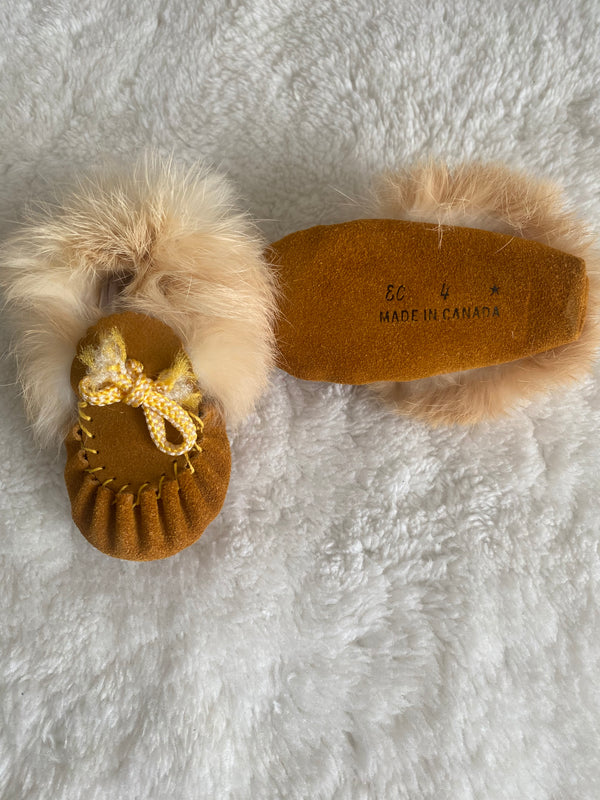 MOCCASINS (size 4)