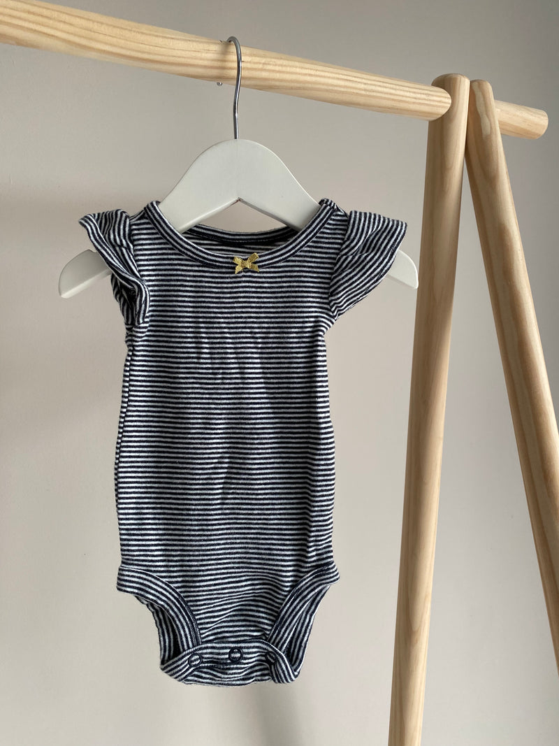 CARTERS Onesie (newborn)