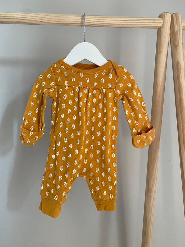 CARTERS Outfit (newborn)