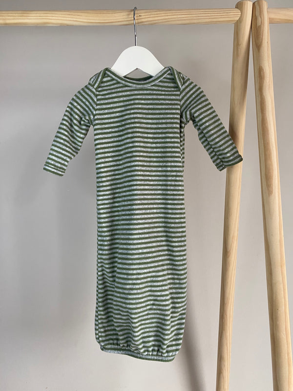 CARTERS SLEEP GOWN (Newborn)